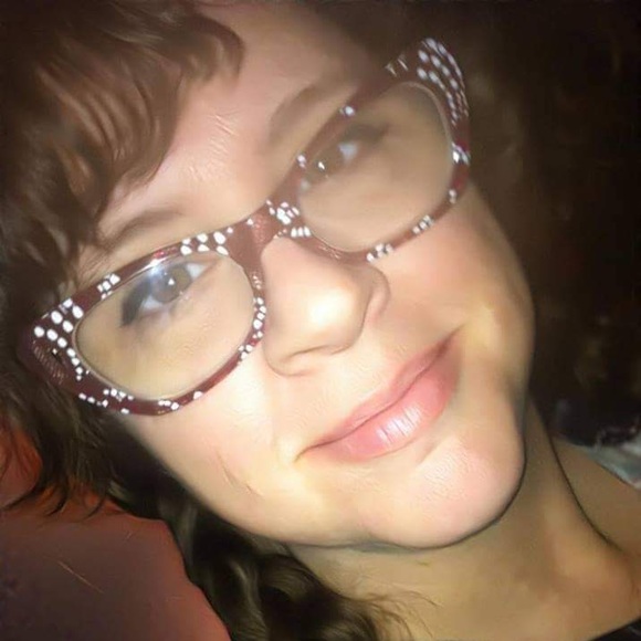 Meet your Posher, Kelli - Picture 2 of 2